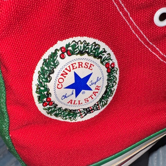 Converse Mens Or Women’s Limited Edition X-MAS vintage Sneakers w box! 8.5/10 main image 12